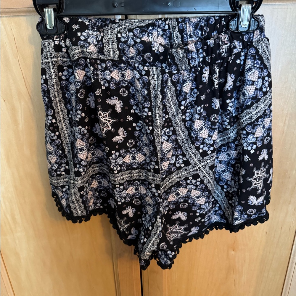 Shosho Blue and White Patterned Shorts - Picture 5 of 12
